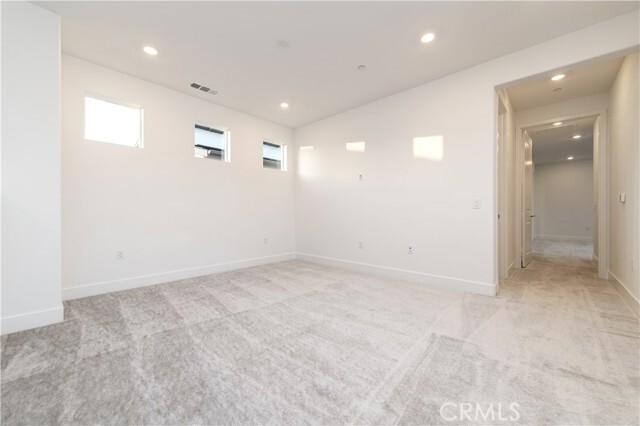 Building Photo - 548 Mulligan