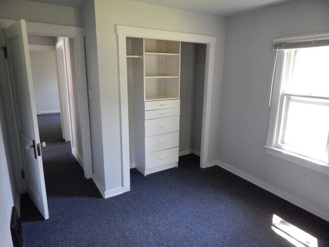 Primary Photo - 415 W Frederick Ave