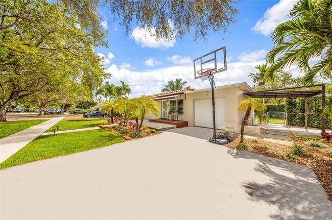 Building Photo - 172 Bentley Dr