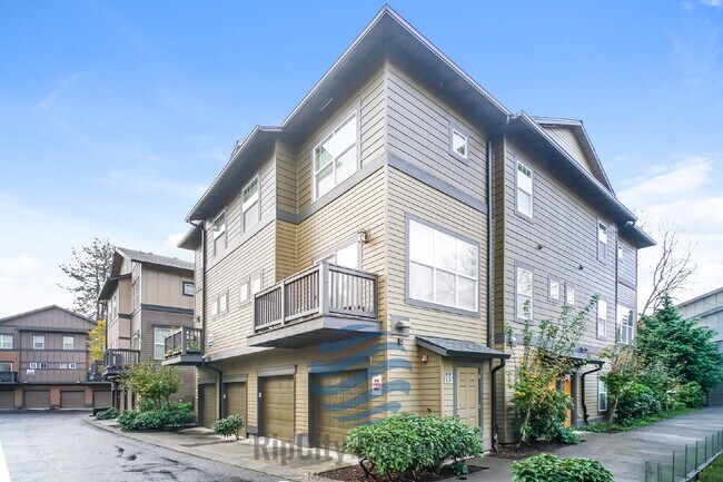 Building Photo - 1090 SW 170th Ave