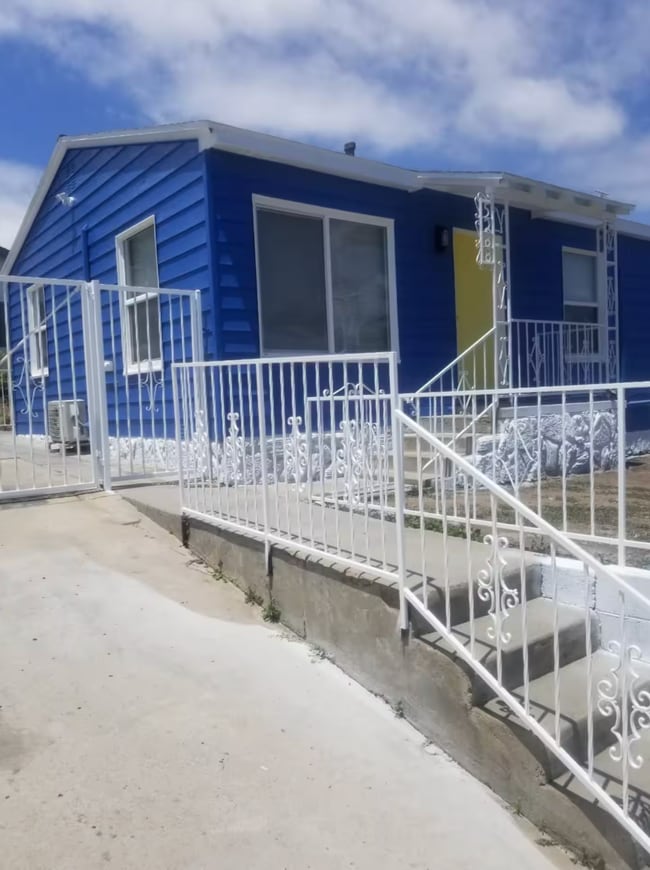 Building Photo - 5288 Santa Margarita St