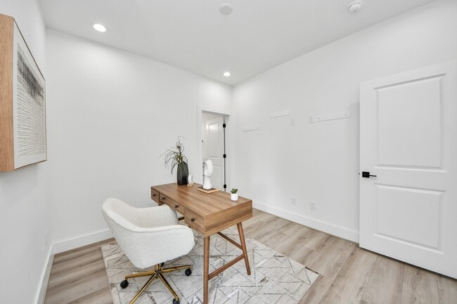 Building Photo - 7727 Hammerly Blvd