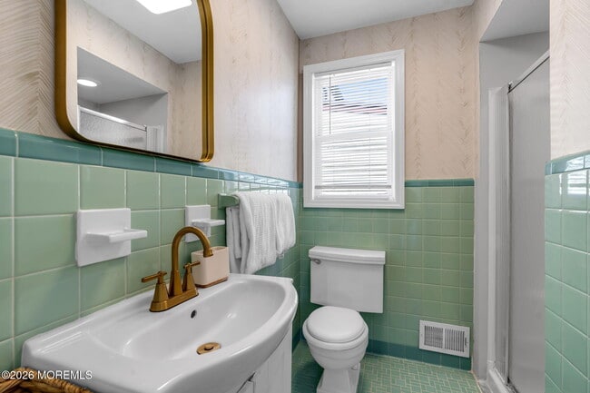 Building Photo - 80 Wilson Ave