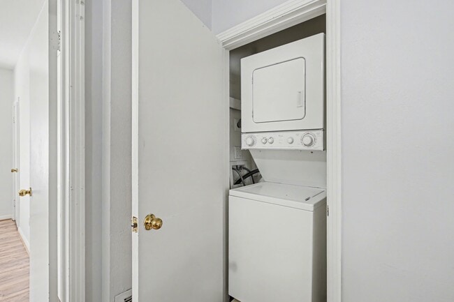 Building Photo - 2804 Arlington St