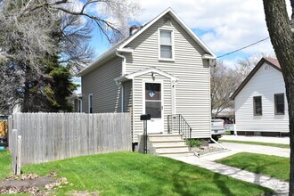 Building Photo - 1404 2nd Ave N