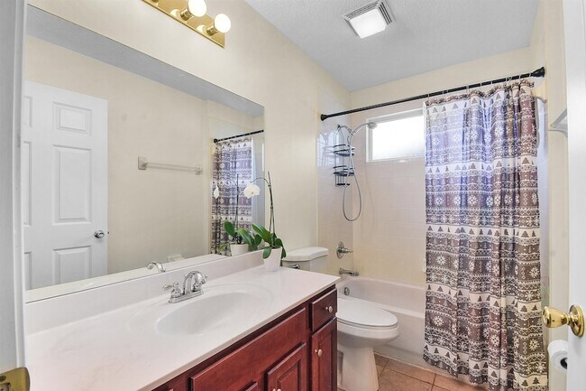 Building Photo - 237 N Hidden Tree Dr