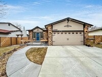 Building Photo - Charming 4-Bedroom Home with Spacious Layo...