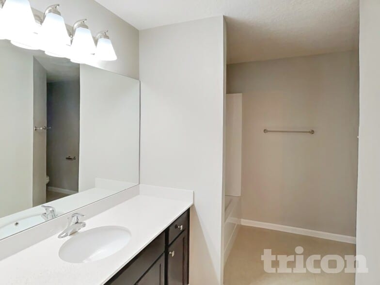 Building Photo - 77298 Mosswood Dr