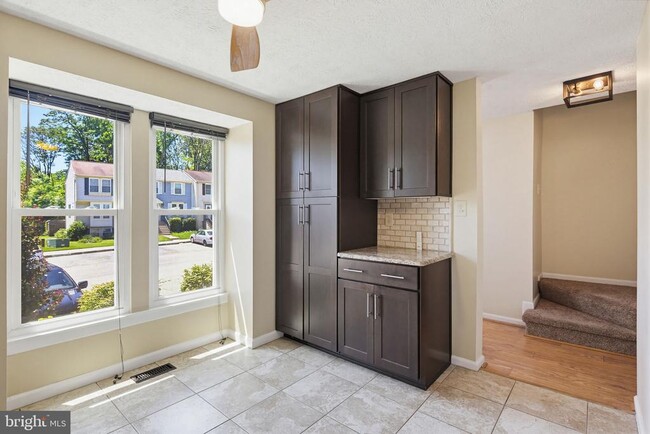 Building Photo - 9402 Granite Hill