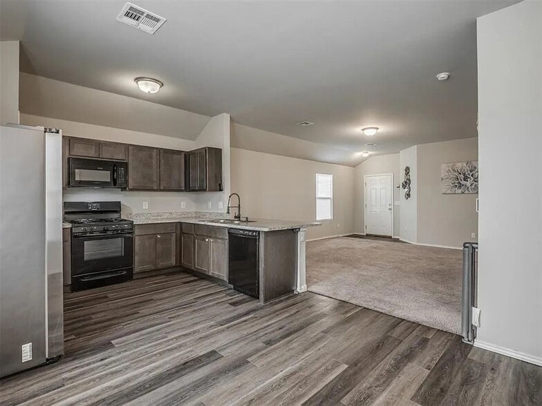 Building Photo - 11609 NW 95th St