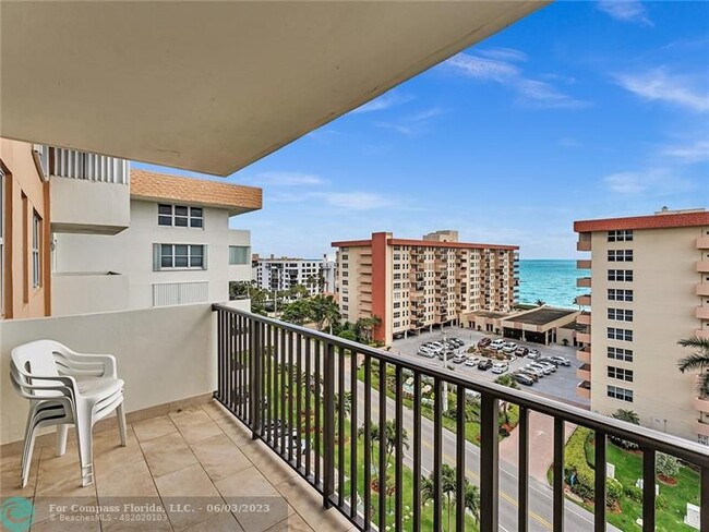 Building Photo - 1150 Hillsboro Mile-