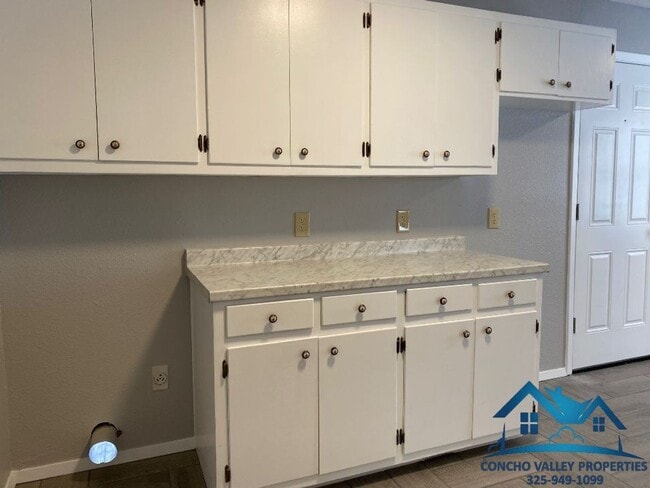 Building Photo - For Rent - 2 Bed/ 1 Bath Home in Lake Concho Annex