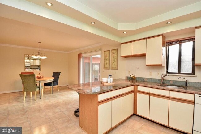 Building Photo - 8421 Alvin Rd