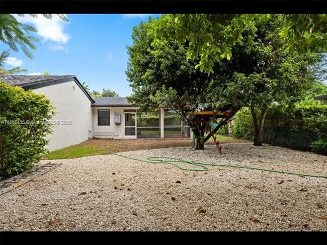 Building Photo - 5191 SW 67th Ave