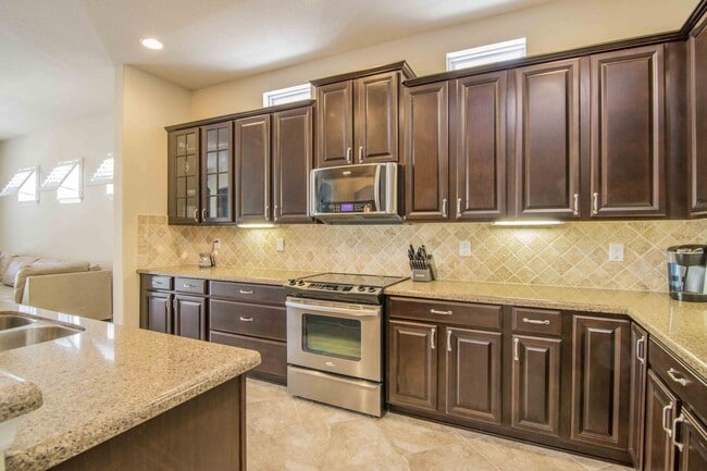Building Photo - 4 Bed / 3 Bath Home near Macdill AFB