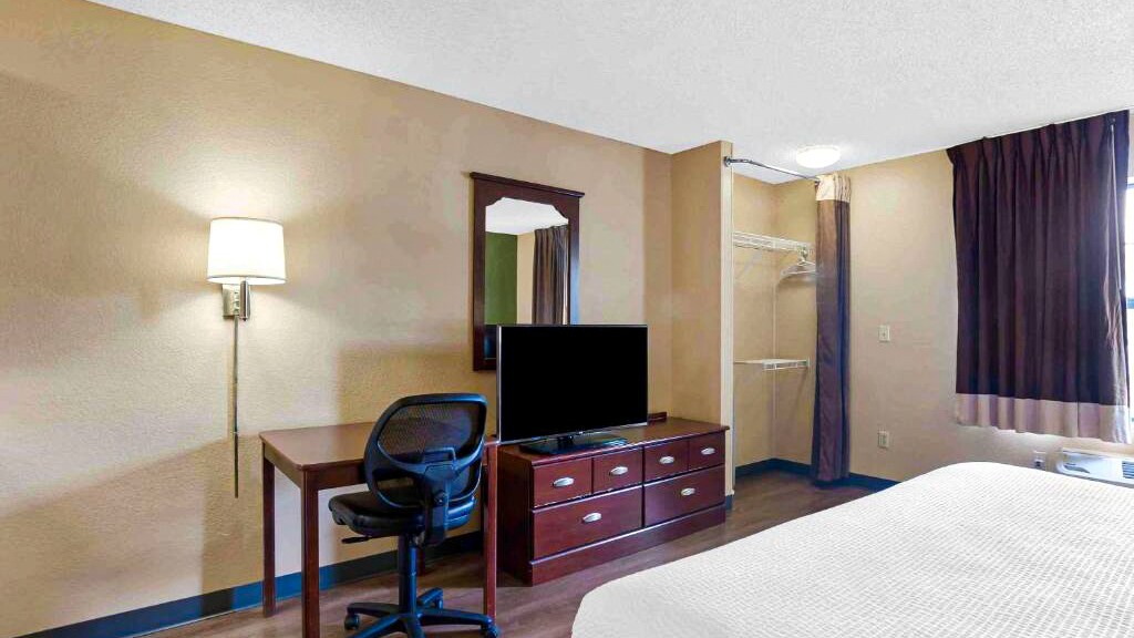 Building Photo - 4751 Governors House Dr SW