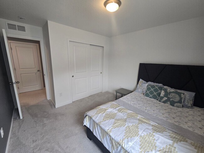 Building Photo - Built in 2021 Spacious Home with 4 bedroom...