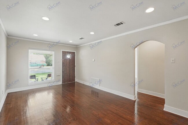 Building Photo - 4710 Wateka Dr