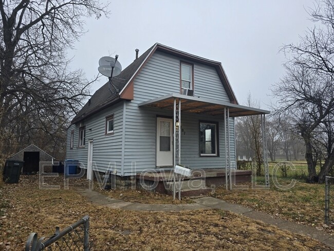 Primary Photo - 707 Webster St