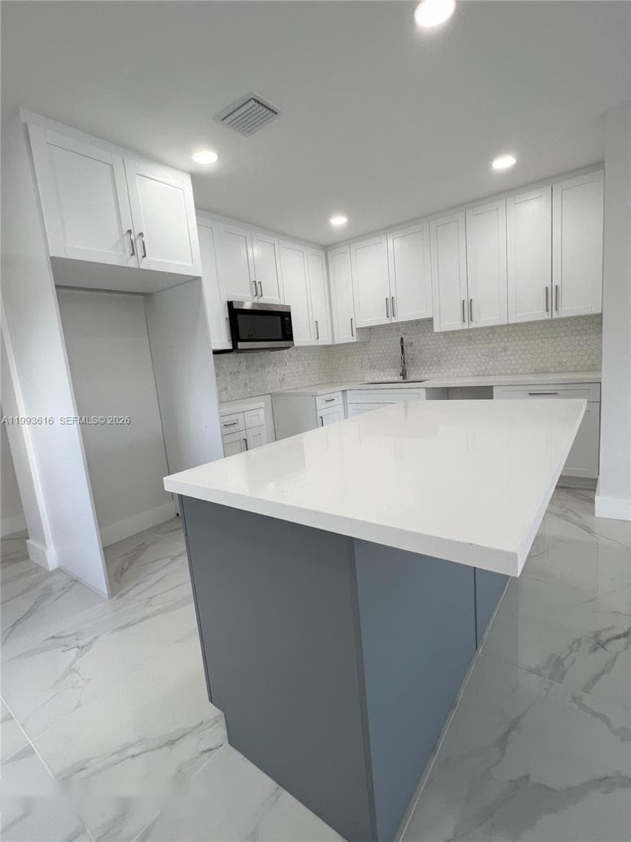 Building Photo - 31 SW 67th Ct