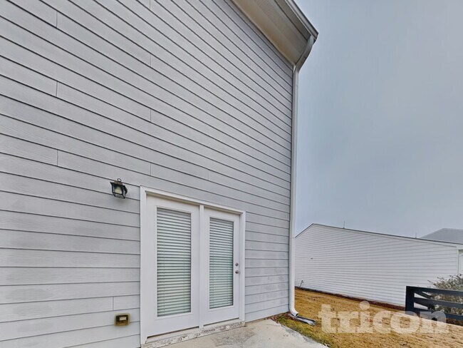 Building Photo - 2137 Hudson Dr