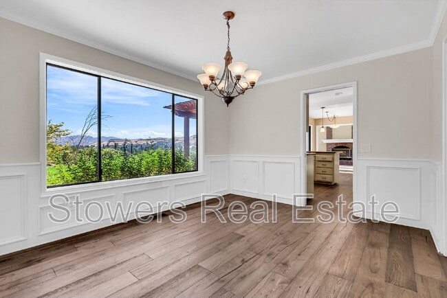 Building Photo - 325 Paraiso Dr