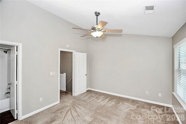 Building Photo - 8203 Golf Ridge Dr