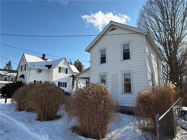 Building Photo - 23 Burton St