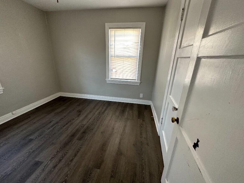 Building Photo - 4610 Picadilly Ave