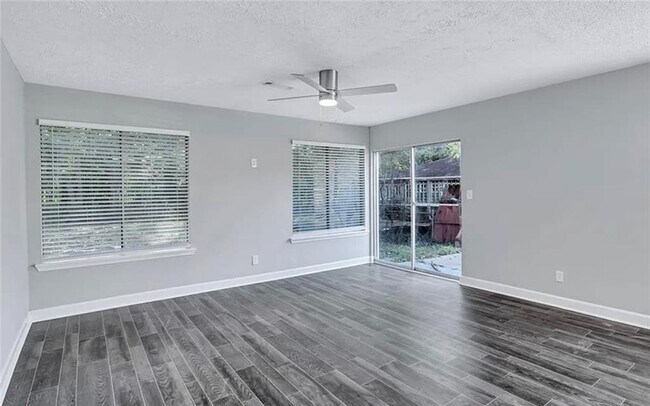 Building Photo - 3150 Cadiz Cir