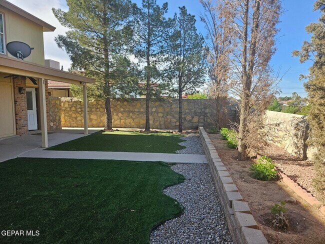 Building Photo - 1657 St Vitus Pl