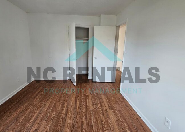 Building Photo - 332 Park Ave