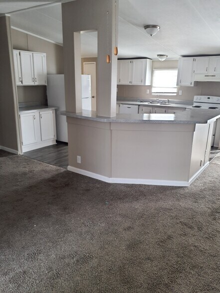 Building Photo - 9211 Gleneagle Dr