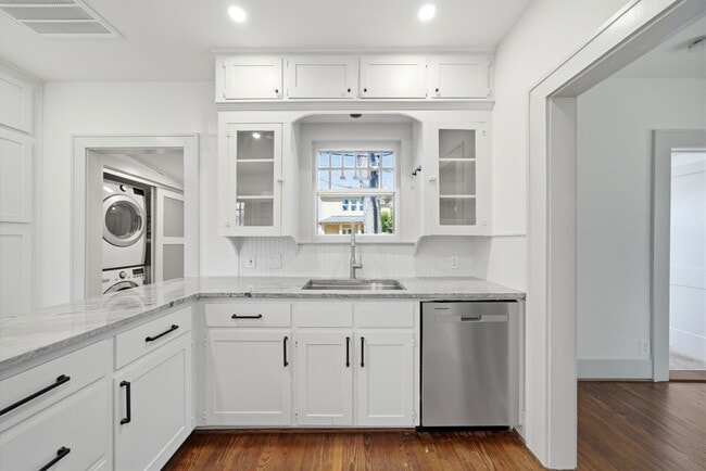 Building Photo - 1111 Winston St