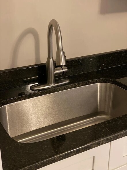 Building Photo - 25 S West End Ave