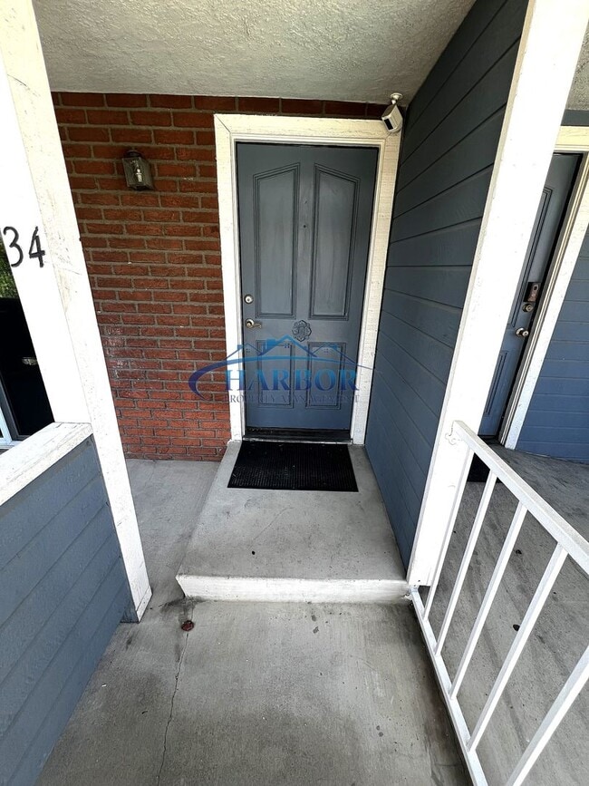 Building Photo - MOVE IN SPECIAL $1,000 OFF 1st Months Rent