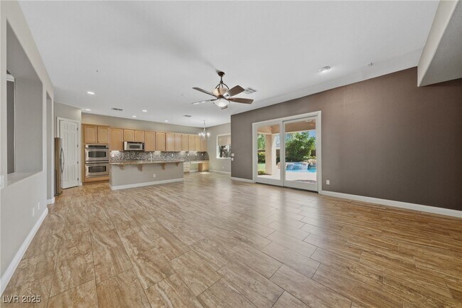 Building Photo - 916 Viscanio Pl