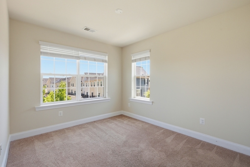 Building Photo - 300 Camillia Pl