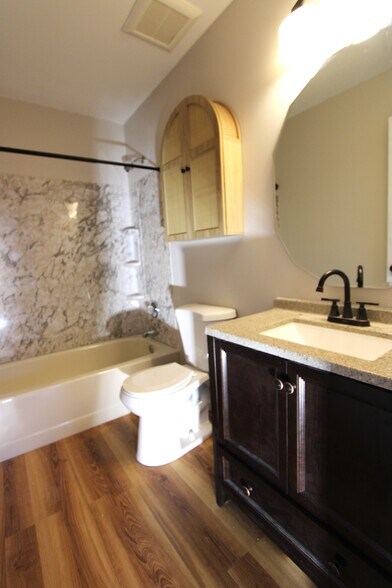 Building Photo - 7827 Hidden Creek Way