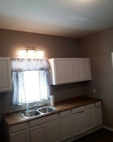 Unit #2 - 130 Glenwood Ct