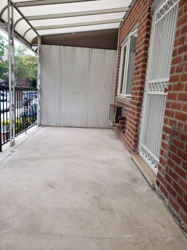 Building Photo - 2373 Bragg St