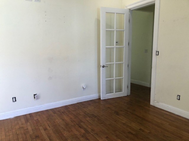 Master BR - 1112 Peralta St