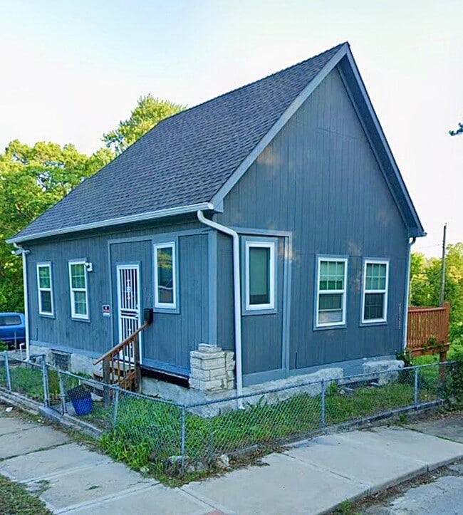 Building Photo - 1918 Walrond Ave