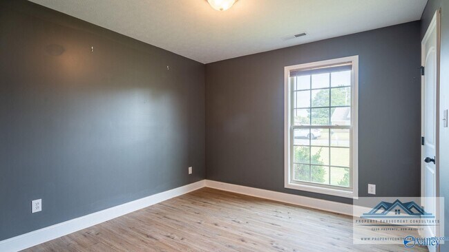 Building Photo - 19227 Racheals Loop