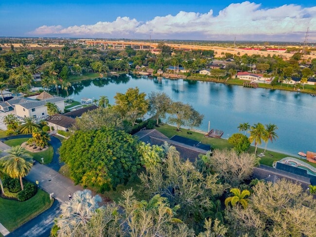 Building Photo - 12620 SW 114th Ave