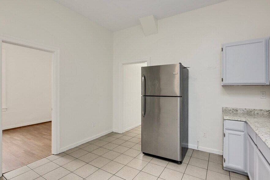 Kitchen - 213 7th St