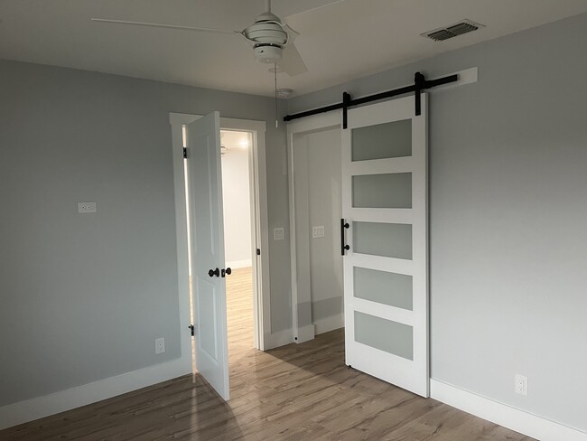 Building Photo - 662 Yardarm Dr