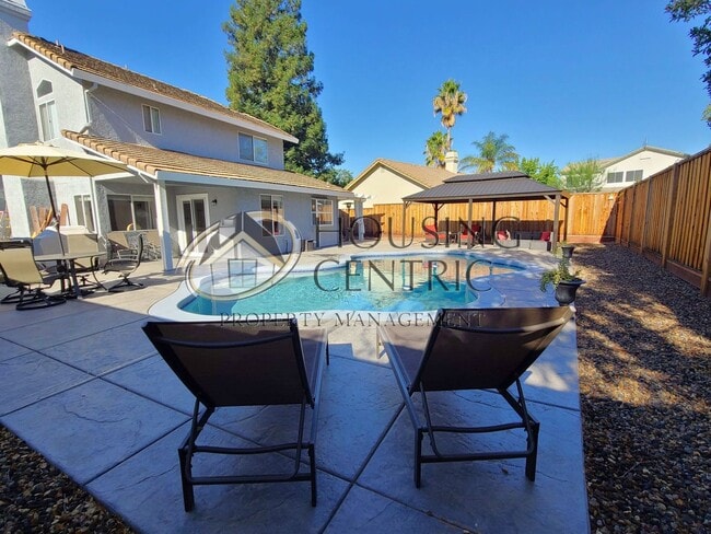 Building Photo - Executive Folsom Rental EXCELLENT Location and a POOL!