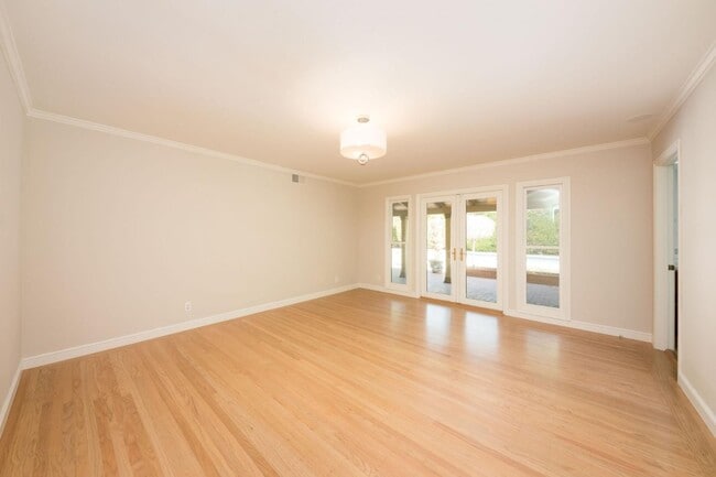 Building Photo - 30 Knightwood Ln