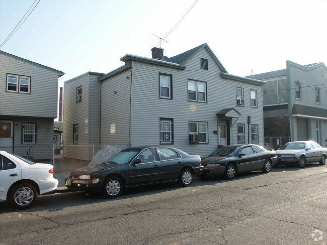 Building Photo - 150 Pacific St